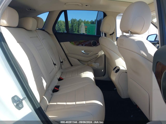 WDC0G4JB0JV076965 Mercedes-Benz GLC 300