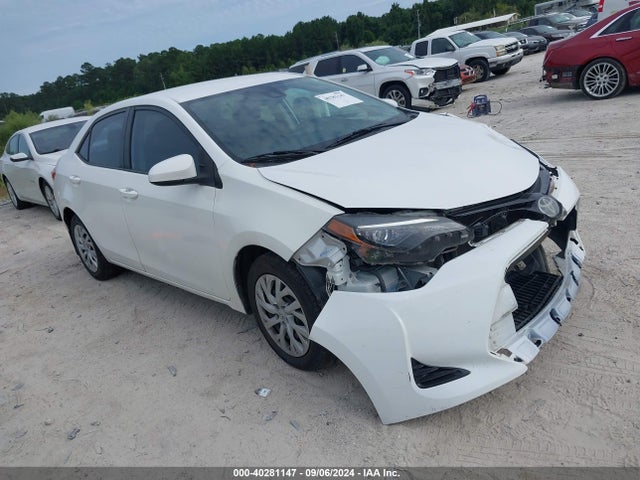 Toyota COROLLA LE 2017 5YFBURHE3HP677367 Image 1