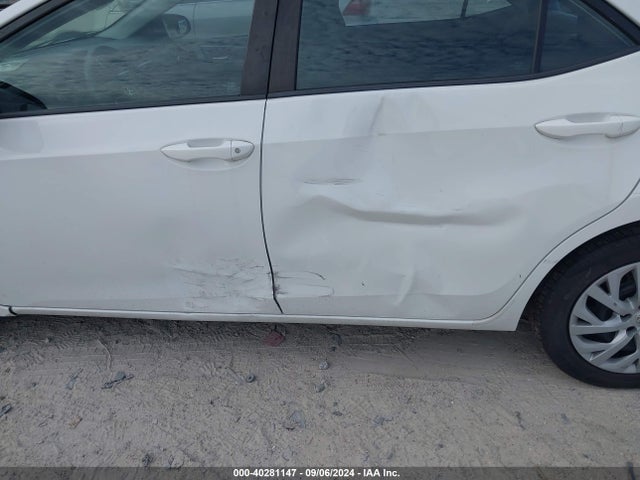 Toyota COROLLA LE 2017 5YFBURHE3HP677367 Image 17