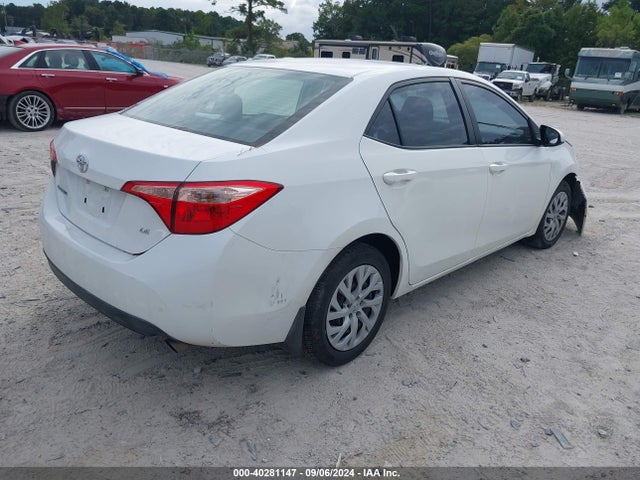 Toyota COROLLA LE 2017 5YFBURHE3HP677367 Image 4