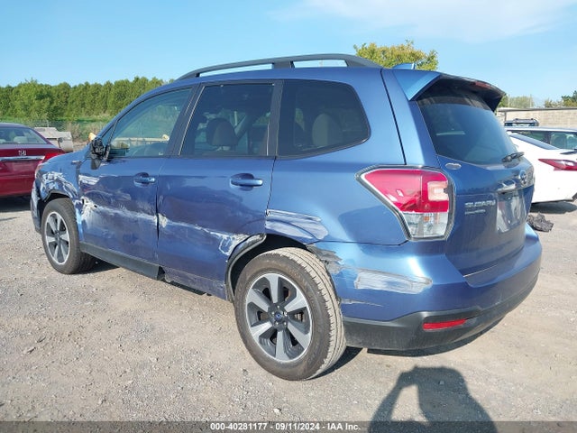 Subaru Forester 2.5i Premium 2018 JF2SJAGC6JH563375 Image 3