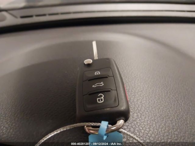 1VWAT7A31EC034965 Volkswagen Passat 1.8t S