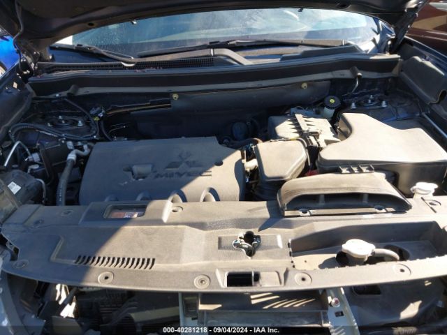 JA4AD3A36JJ000478 Mitsubishi Outlander Se