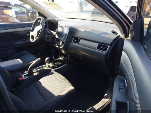 JA4AD3A36JJ000478 Mitsubishi Outlander Se