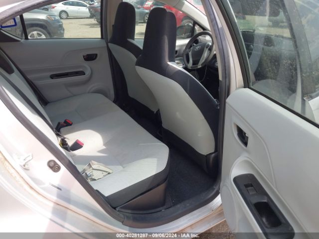 JTDKDTB32E1070834 Toyota Prius C One