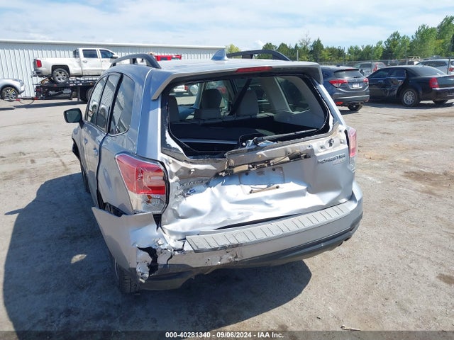 Subaru Forester 2.5i Limited 2017 JF2SJARC2HH564983 Image 17