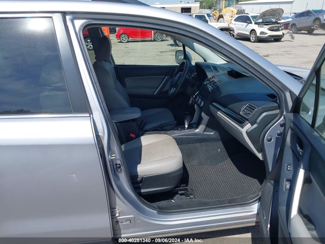 Subaru Forester 2.5i Limited 2017 JF2SJARC2HH564983 Image 5