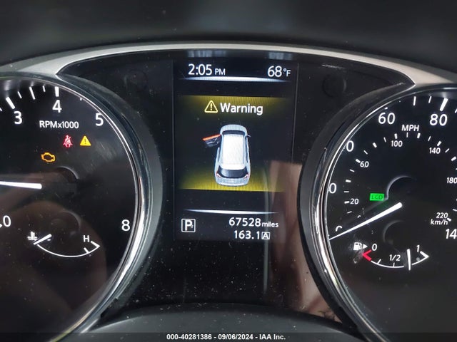 2015 Nissan Rogue Sl მანქანა იყიდება აუქციონზე, vin: 5N1AT2MV9FC813871, აუქციონის ნომერი: 40281386
