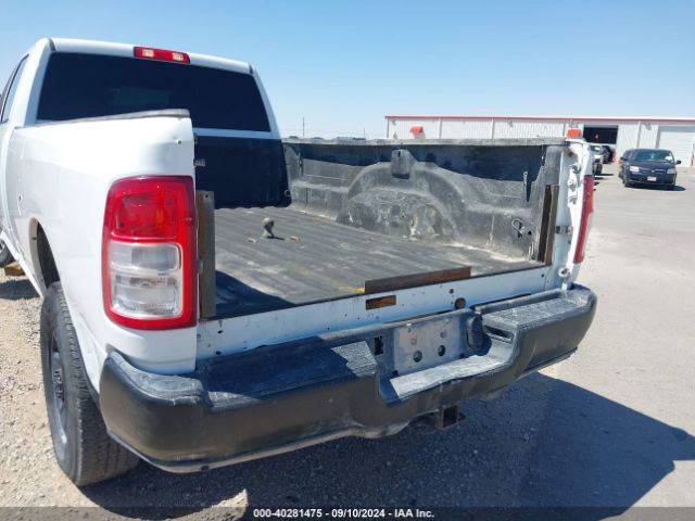 3C6UR5HJ3NG354395 RAM 2500 Tradesman  4x4 8' Box