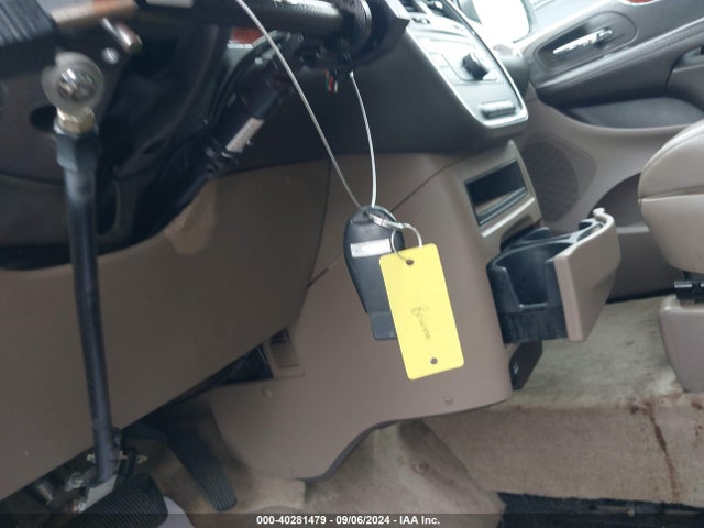 2C4RC1CG9FR534738 Chrysler Town & Country Touring-l