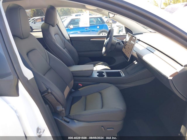 2024 TESLA MODEL Y 7SAYGDEE5RF120081 Photo 4