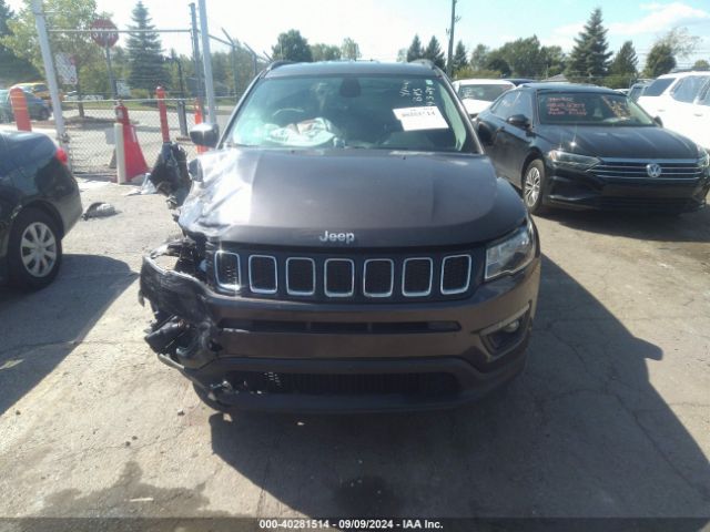 3C4NJCBB5JT194144 Jeep Compass Latitude Fwd