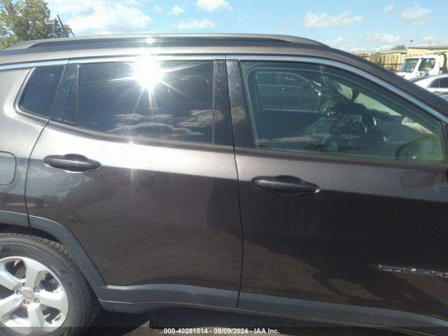 3C4NJCBB5JT194144 Jeep Compass Latitude Fwd