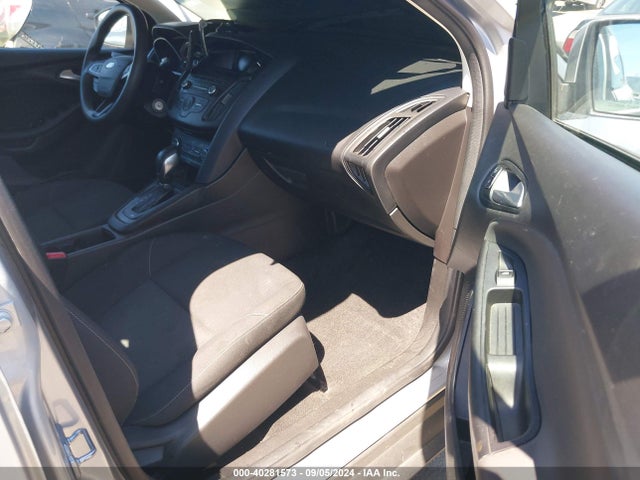 Ford FOCUS SE 2018 1FADP3K23JL207579 Image 5