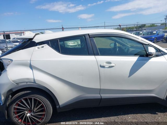 JTNKHMBX8J1010933 Toyota C-HR XLE