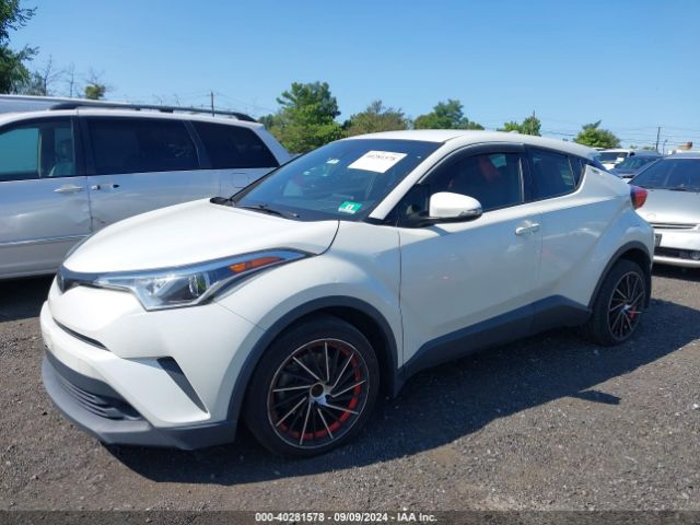 JTNKHMBX8J1010933 Toyota C-HR XLE