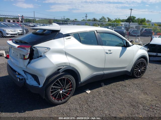 JTNKHMBX8J1010933 Toyota C-HR XLE