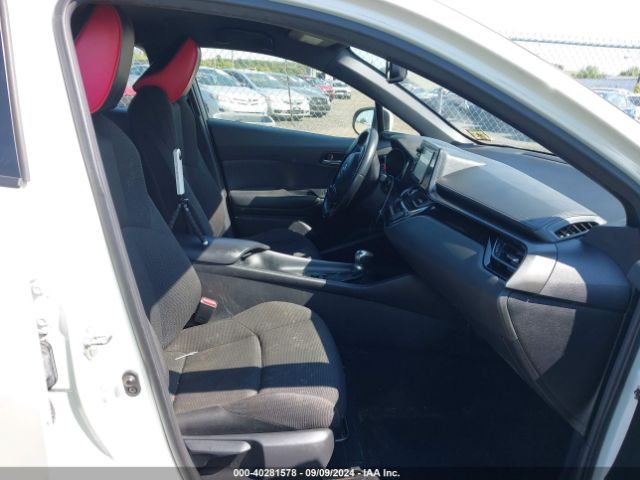 JTNKHMBX8J1010933 Toyota C-HR XLE