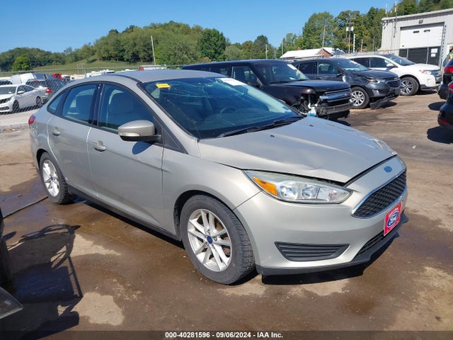Ford FOCUS SE 2015 1FADP3F24FL253312 Image 1