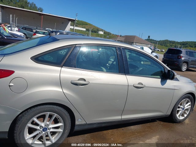 Ford FOCUS SE 2015 1FADP3F24FL253312 Image 13