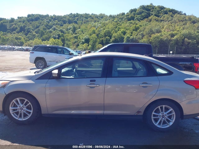 Ford FOCUS SE 2015 1FADP3F24FL253312 Image 14