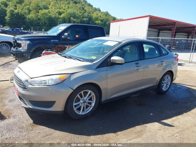 Ford FOCUS SE 2015 1FADP3F24FL253312 Image 2