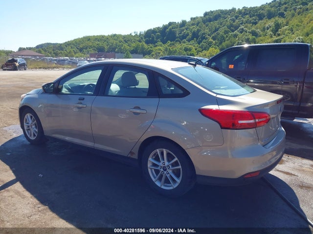 Ford FOCUS SE 2015 1FADP3F24FL253312 Image 3