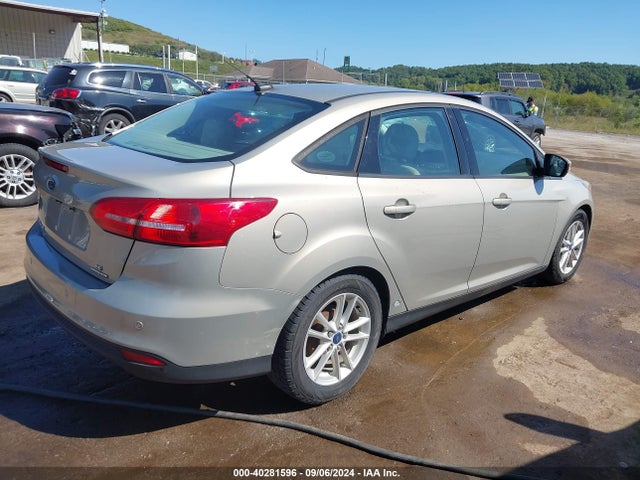 Ford FOCUS SE 2015 1FADP3F24FL253312 Image 4