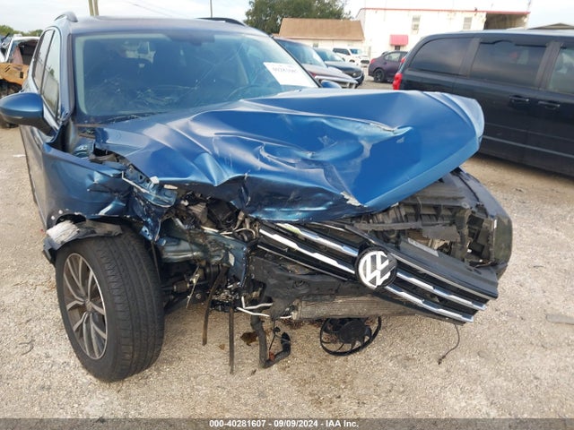 3VV3B7AX6LM057396 Volkswagen Tiguan