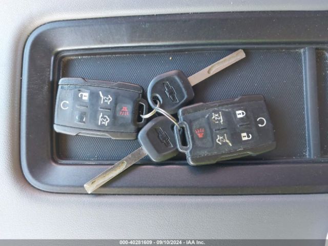 1GNSKBKC2KR363122 Chevrolet Tahoe Lt