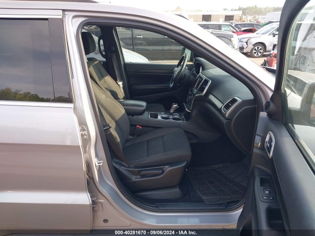 1C4RJEAG2LC268287 Jeep Grand Cherokee Laredo 4x2