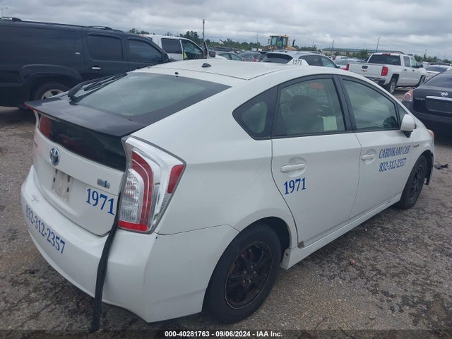 Toyota Prius Two 2014 JTDKN3DUXE0359422 Image 4