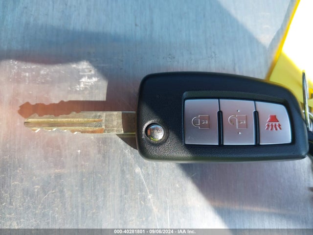Nissan ROGUE S 2015 KNMAT2MT2FP563014 Image 11