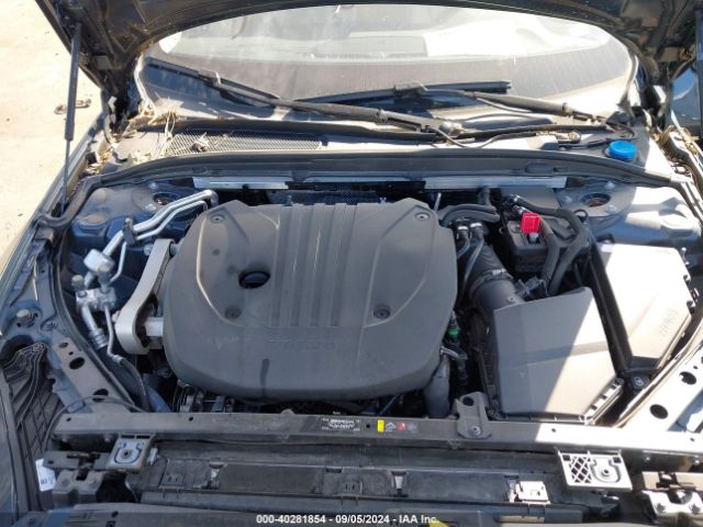 7JRL12FL1RG289497 Volvo S60 B5 Plus Dark Theme