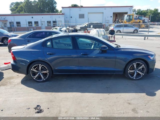 7JRL12FL1RG289497 Volvo S60 B5 Plus Dark Theme