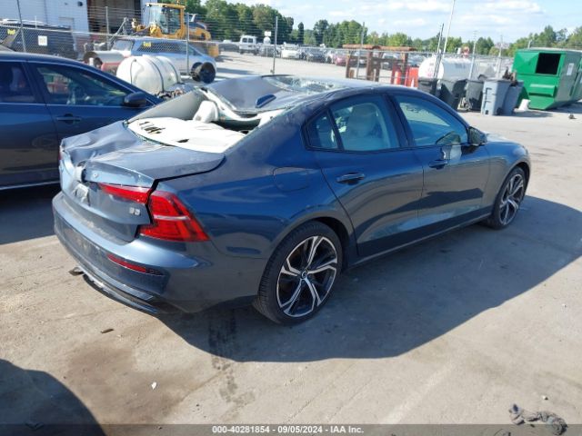 7JRL12FL1RG289497 Volvo S60 B5 Plus Dark Theme