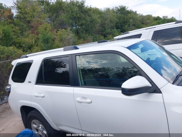 Toyota 4RUNNER SR5 2024 JTEEU5JRXR5305523 Image 13