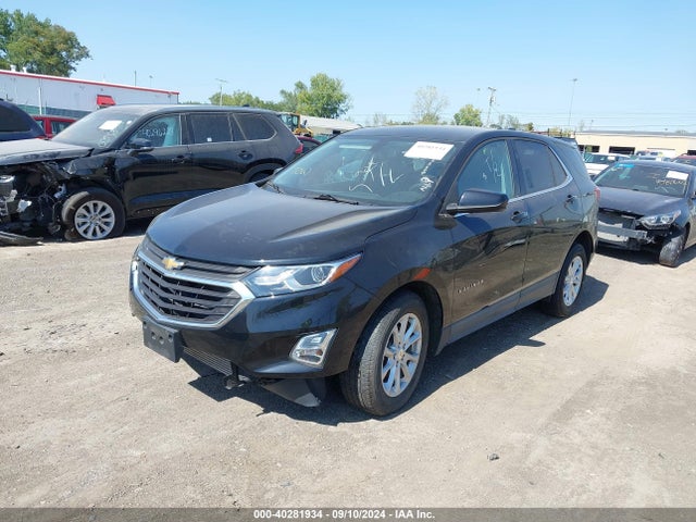 Chevrolet EQUINOX LT 2018 2GNAXSEV1J6255000 Image 2