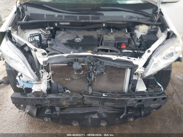 5TDYK3DC7FS649772 Toyota Sienna Xle 8 Passenger