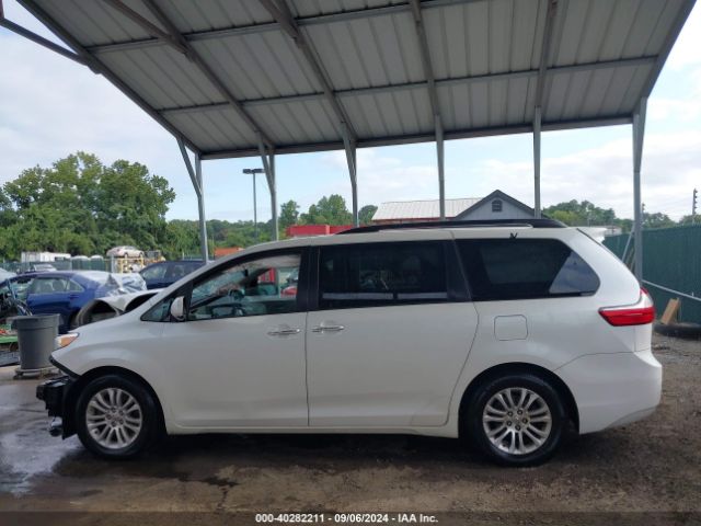 5TDYK3DC7FS649772 Toyota Sienna Xle 8 Passenger