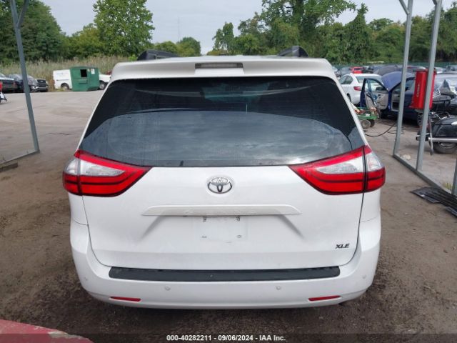 5TDYK3DC7FS649772 Toyota Sienna Xle 8 Passenger