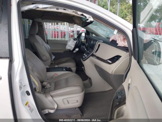 5TDYK3DC7FS649772 Toyota Sienna Xle 8 Passenger