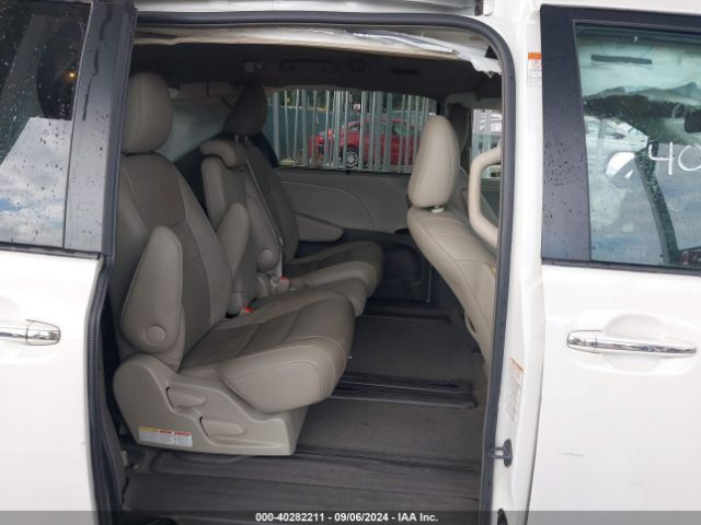 5TDYK3DC7FS649772 Toyota Sienna Xle 8 Passenger