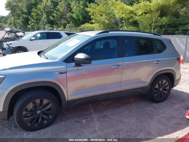 3VVMX7B29NM029264 Volkswagen Taos 1.5t S