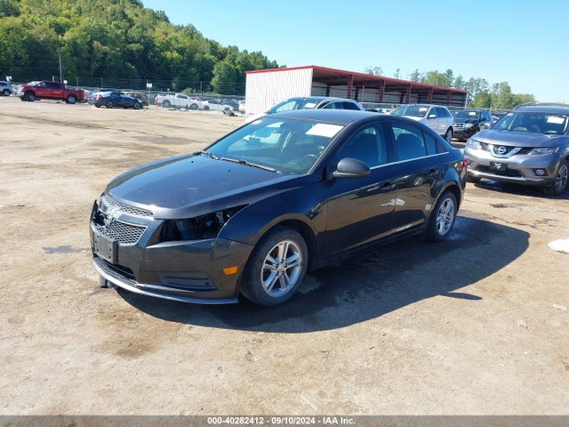 Chevrolet Cruze Eco Manual 2014 1G1PJ5SB4E7267995 Image 2