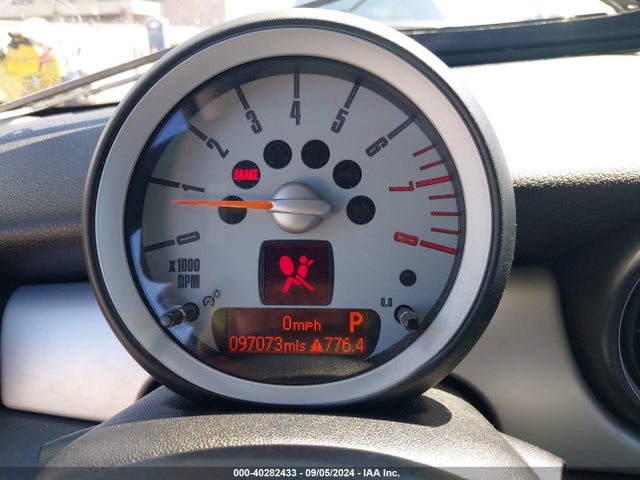 2008 MINI COOPER WMWMF33528TT65957 Photo 6