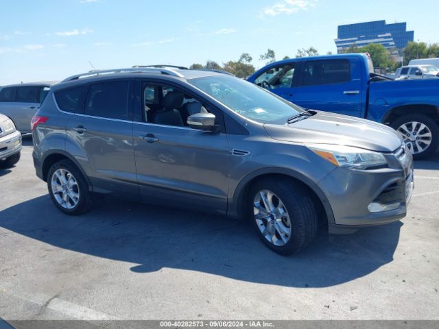 1FMCU0J9XEUC08395 Ford Escape Titanium