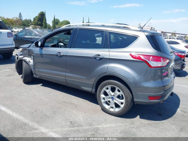 1FMCU0J9XEUC08395 Ford Escape Titanium