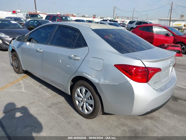 Toyota COROLLA SE 2017 5YFBURHE7HP657722 Image 3