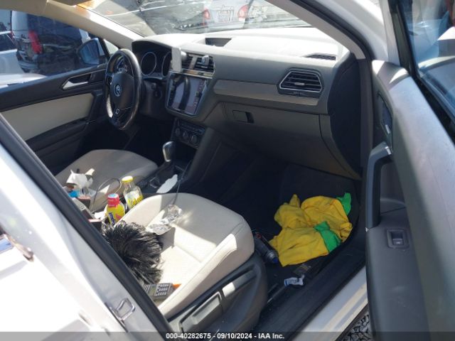 3VV2B7AX2JM001982 Volkswagen Tiguan 2.0t Se/2.0t Sel